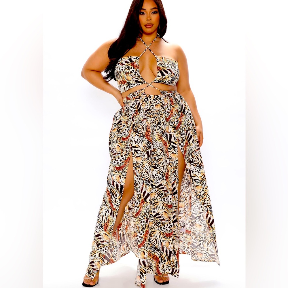 Nwt Fashion nova Laguna hills printed hills maxi dress